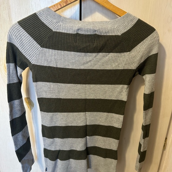 American Eagle gray and army green striped thermal sweater long sleeve size Med - Picture 2 of 7